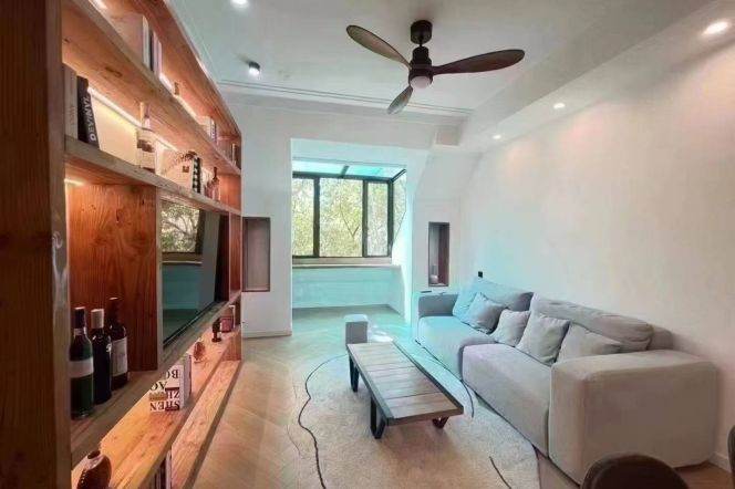 Jing'an Temple Station 1Br Line2/7/14