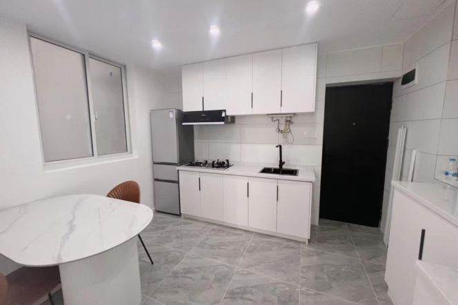 jiangning rd station one bedroom