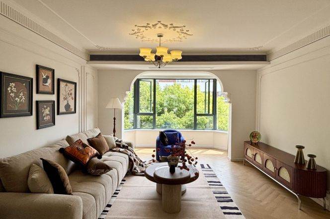 3Bdrs 2Baths Apt/Modern&Spacious&Bright /open balcony/L7/13 Changshou Rd/elevator