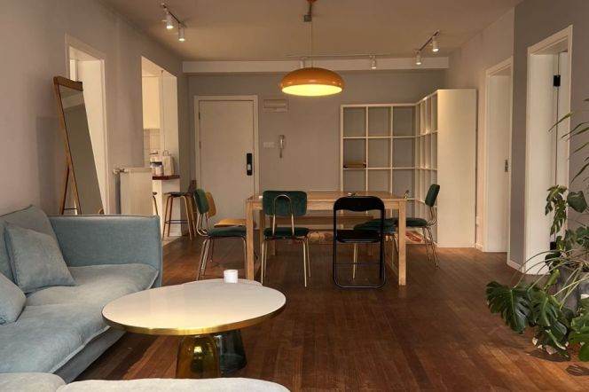 3 Brs, 2 Baths with Open Balcony/Wall heating/Oven, 160 sqm @ Laoximen station L8&10