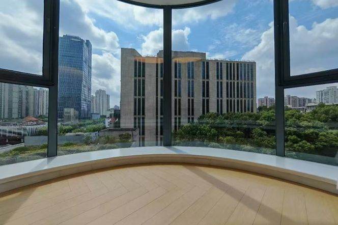 Changping rd elevator 1BR apartment