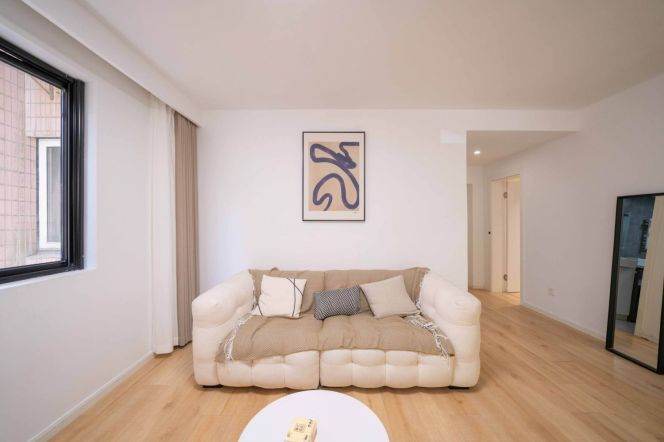 Xujiahui 3br green view plus outside balcony 