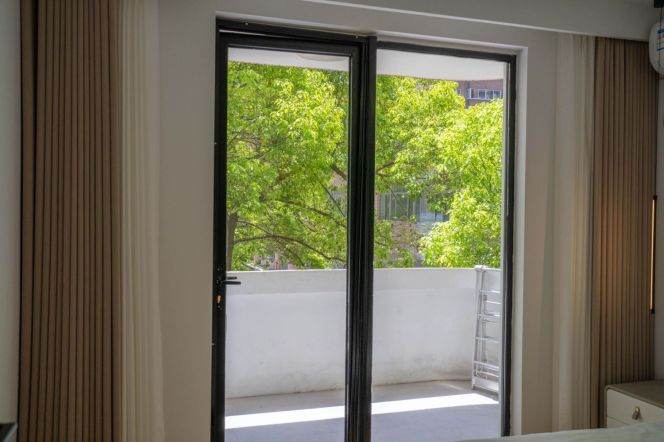 Xujiahui 3br green view plus outside balcony 