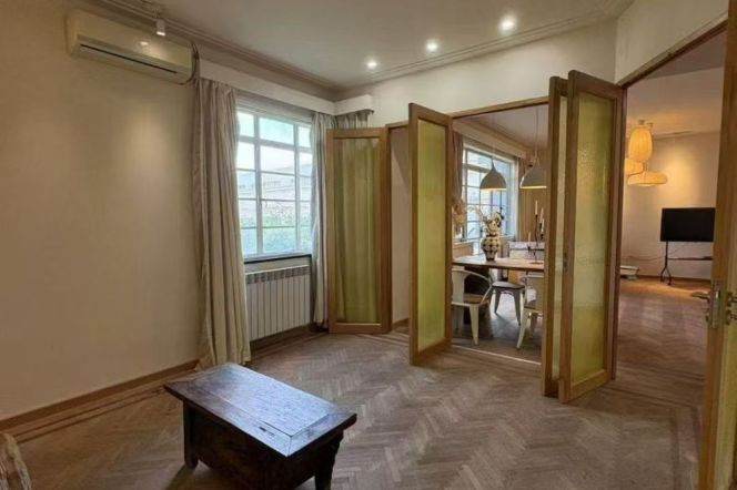 West Nanjing rd 2BR 2BATH with balcony