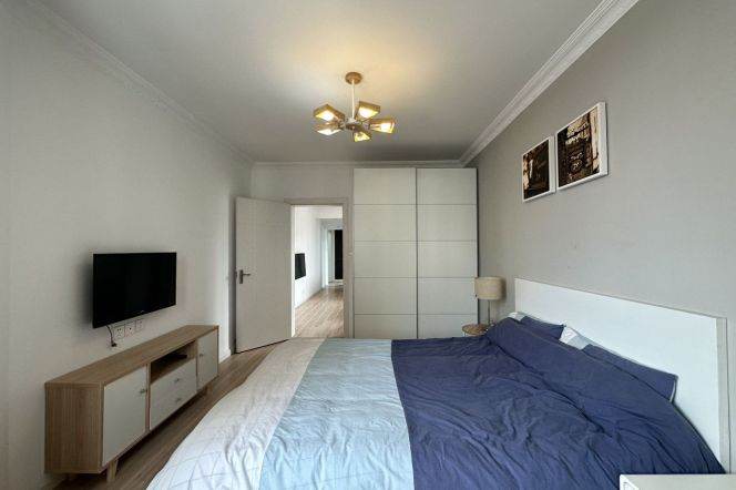 Elevator 2Brs/1Lr/1Bt apt nr Changping rd,M7/14