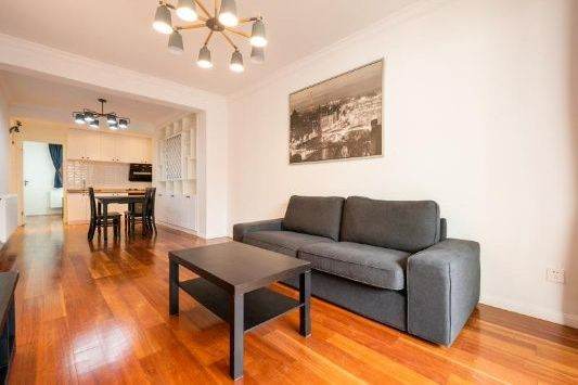 South Shanxi Rd Station 2Br/2Bath with Open Balcony Line1/10/12