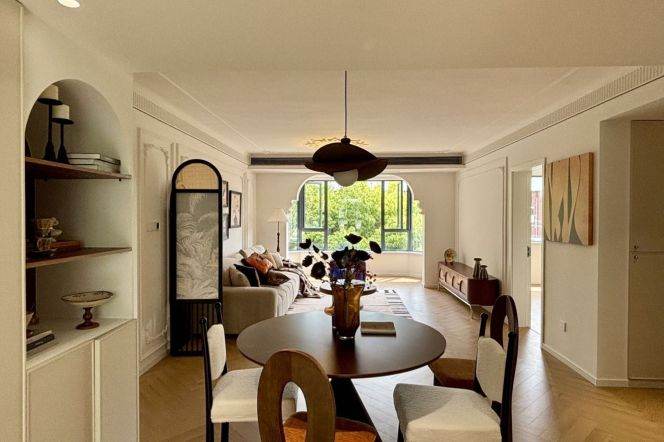 3Bdrs 2Baths Apt/Modern&Spacious&Bright /open balcony/L7/13 Changshou Rd/elevator