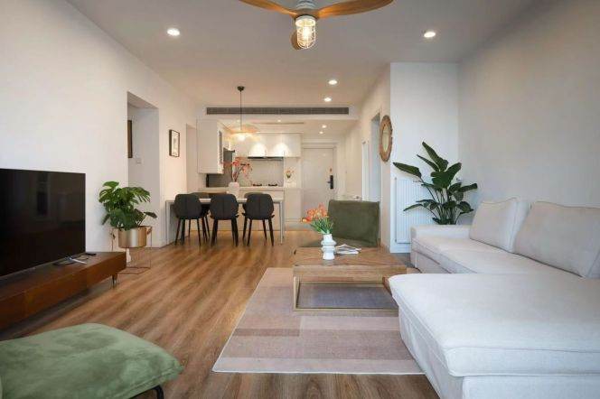 3 Brs, 2 Baths with Open Balcony/Floor heating/Oven, 140 sqm @ Jingan temple L2&7