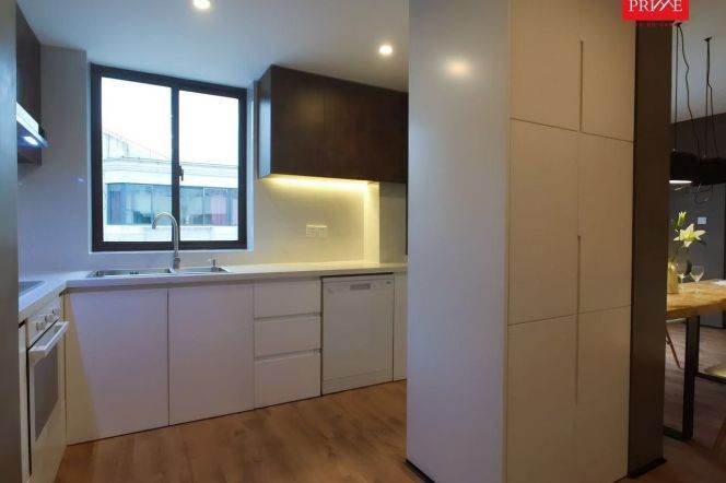 2 Brs with Terrace/Floor heating/Central ac/Oven, 130 sqm @ Zhongshan park L2