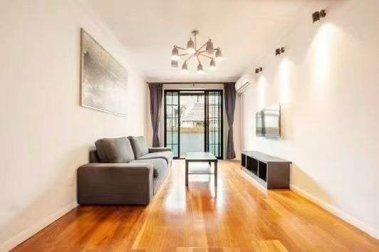 IAPM wall heat bright 2brs/2lv/2bt apt wt balcony; L1/10/12