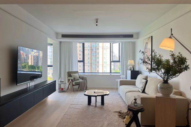 4 Brs, 2 Baths, Floor heating/Central ac/Oven, 190 sqm @ Shanghai west railway station L11