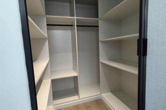 Bright 1Br Furnished Yueyang Rd L1/10