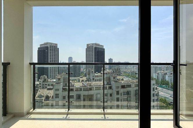 2Bedrooms 2Baths Apt/Modern&Bright /L11/15 Shanghai West Railway Station/open balcony