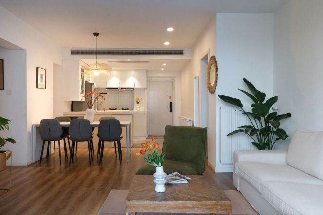 3 Brs, 2 Baths with Open Balcony/Floor heating/Oven, 140 sqm @ Jingan temple L2&7