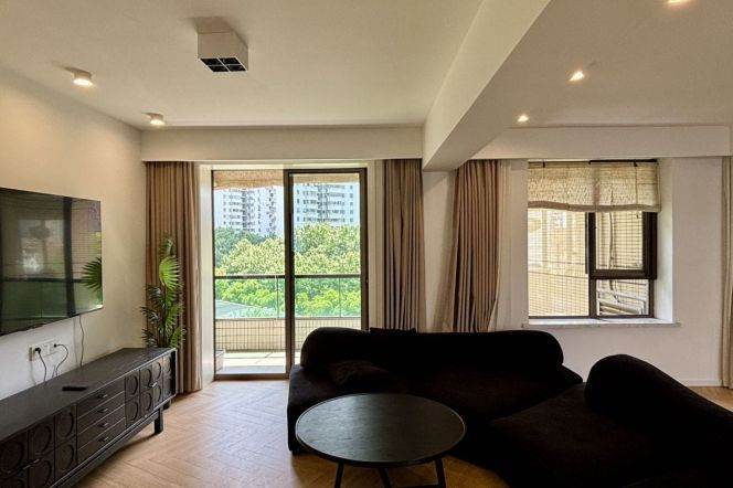 2Bdrs 2Baths/L9/12 Jia Shan Rd/Spacious&Modern&Bright /Open Balcony/elevator/Iapm