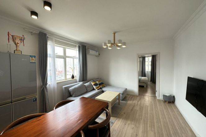 Elevator 2Brs/1Lr/1Bt apt nr Changping rd,M7/14