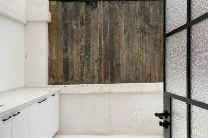 Lane houe with garden/terrace