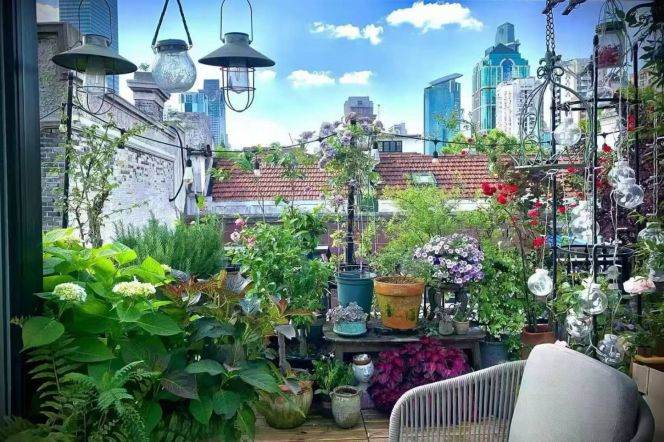 Jing'an Temple Station 2Br/2Bath with Terrace Line2/7/14