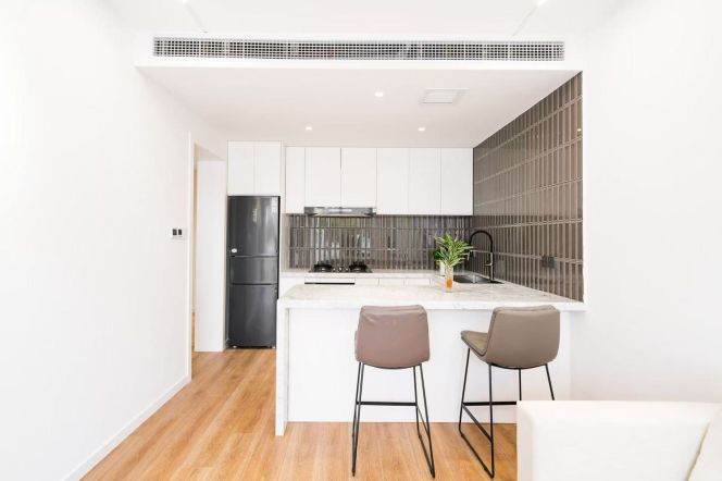 Bright 2Br+Balcony with Floor heating@ L9/12 Jiashan rd station