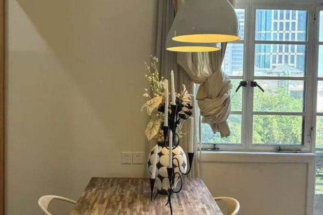 West Nanjing rd 2BR 2BATH with balcony