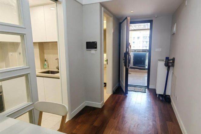 High Quality compound 1 br in PuDong with River view. easy to L6/13 DongMing Rd st.