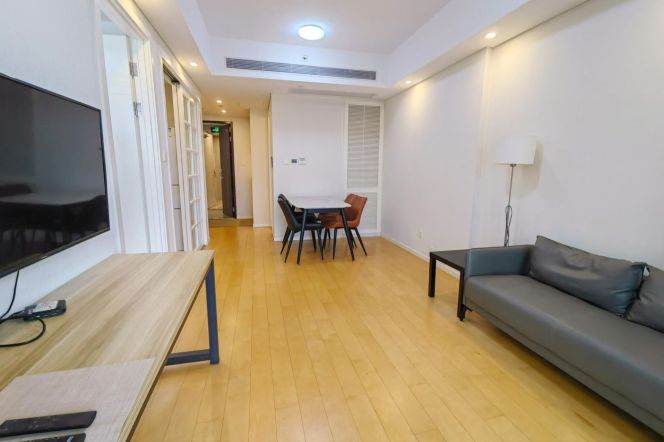 Good size 1 br next NYU shanghai. L 6/8/11 Oriental sports center st.