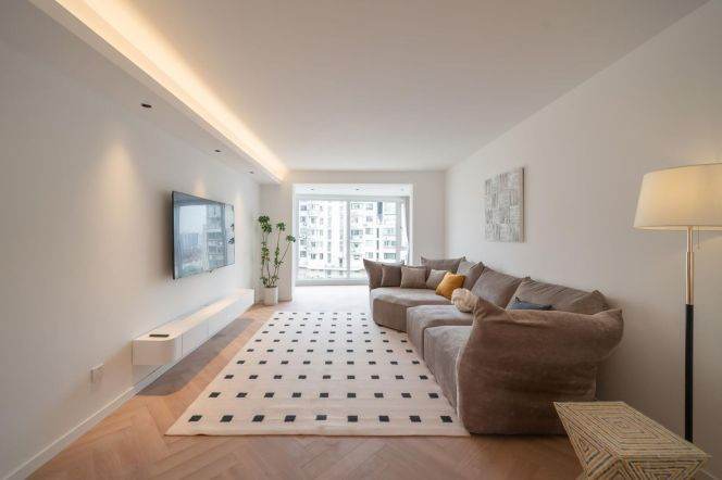 Spacious 3BR Modern Apartment | High Floor, Floor Heating & Floor-to-Ceiling Windows 