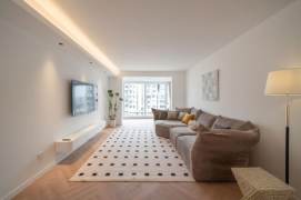 Spacious 3BR Modern Apartment | High Floor, Floor Heating & Floor-to-Ceiling Windows 