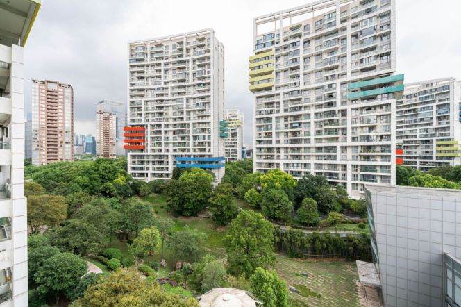 modern 3brs floor heating balcony nice view near beside Century park line 2 only 24.5K