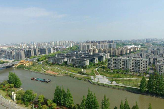 High Quality compound 1 br in PuDong with River view. easy to L6/13 DongMing Rd st.