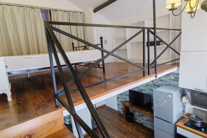 Cozy  loft 1 br in Jing'an ,easy to L2/12/13 West NanJing Rd st