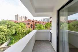  Spacious 3+1br with Balcony @Jing'an &Suzhou River   Line 1/12/13