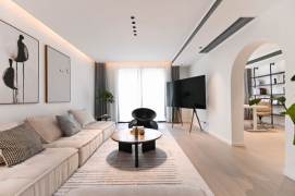 Bright & Modern 3BR/2BA Nr Zhongshan Park Changning | with Balcony