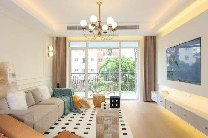 3+1 Rooms, 2 Baths, Open Balcony/Floor heating/Dish washer, 180 sqm @ Zhongshan park L2