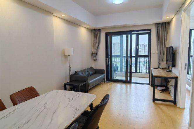 Good size 1 br next NYU shanghai. L 6/8/11 Oriental sports center st.