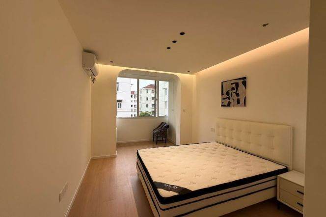 Fresh 1br Nr caobao road M1/12