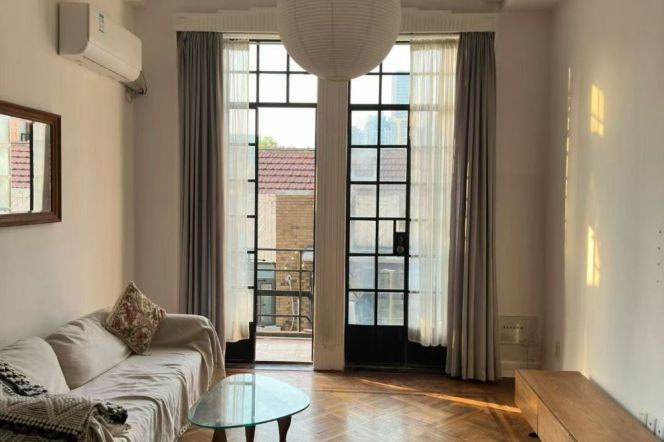 Great Value- Shanghai Style Apt- West Nanjing Road CBD- Spacious- Large Balcony 