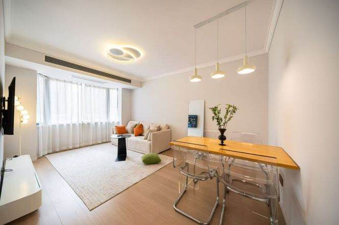 Modern 1br with elevator near Jiangsu Rd M2/11