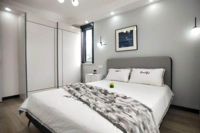 hongqiao rd 2BR/big living room/100sqm@L3/4/9