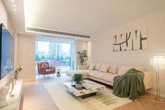 High-floor 3BR  Changning, Floor Heating & Full Facilities, Mins Walk to Metro