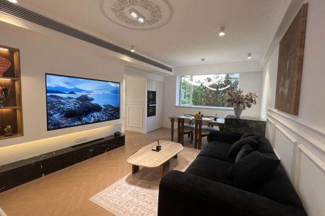 Well Renovated 3BR 2BA Residence w/Balcony+Heating, Lujiazui