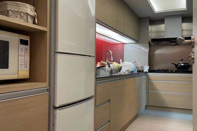 Oriental Manhattan — Premium 2BR High-Rise — 16,500 RMB