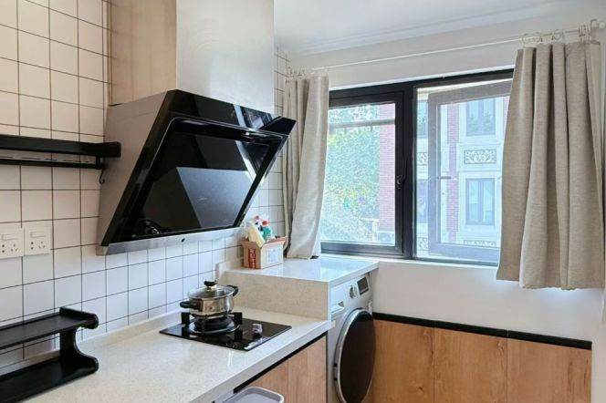 Charming 1Br/1Lr/1Bt apt nr Jingan temple,M1/2/7/14