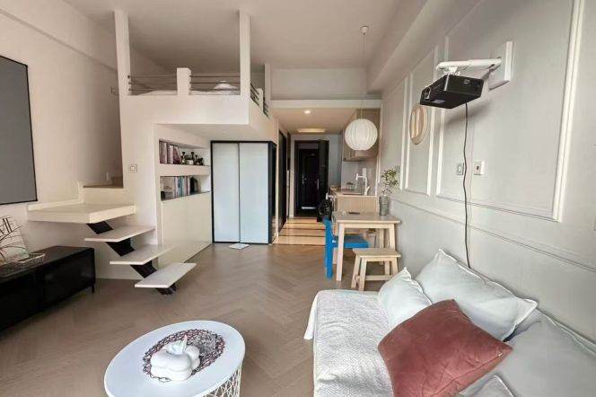 Loft 1br with elevator near Wuding Rd M14