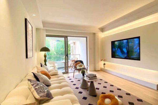 modern 3brs floor heating modern furniture open balcony in Jing an temple 29K