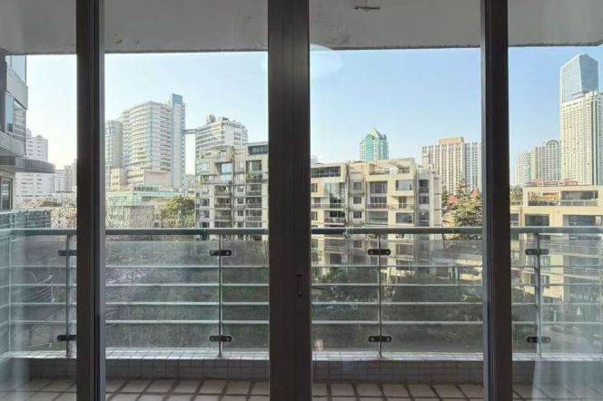 Changshu rd elevator 3BR 2BATH with balcony