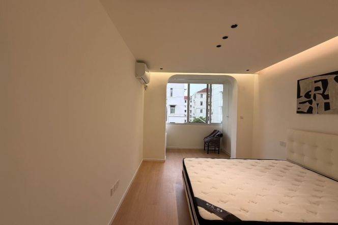 Fresh 1br Nr caobao road M1/12