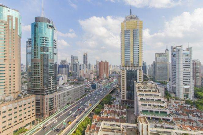 3 Brs, 2 Baths,Balcony/Floor heating/Central ac/Oven/Dish washer, 140 sqm @ West Nanjing metro L2