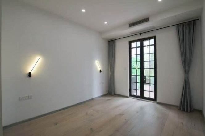 Jing'an temple floor heating 2brs/2lr/2ba apt with terrace; L2/7