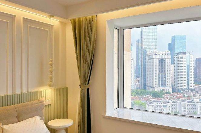 Spacious&Bright&Modern 3Bdrs 2Baths Apt+Good View+Jing An Temple+Large Balcony